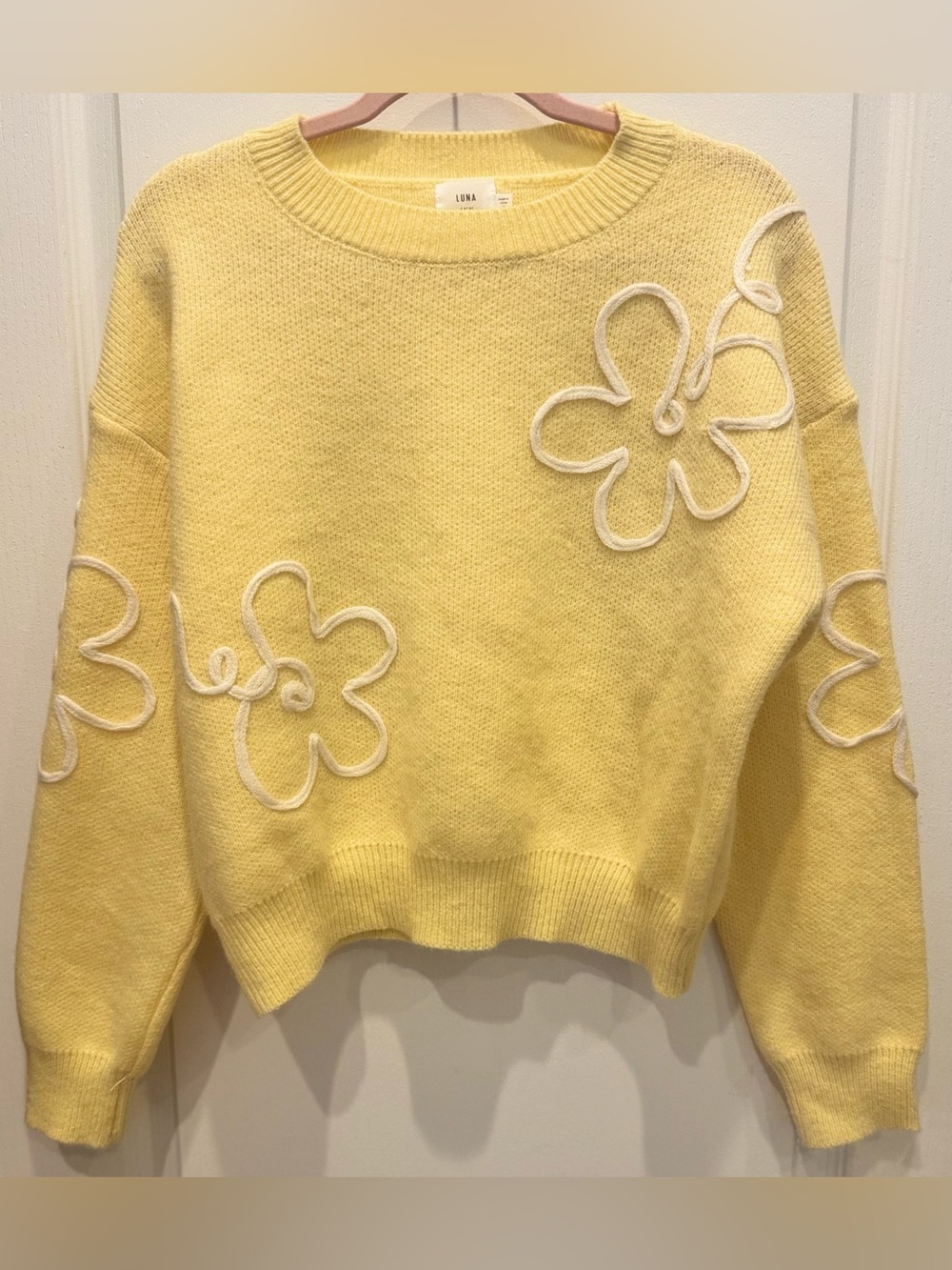 ANTHROPOLOGIE LUNA IVY Butter Yellow Floral Appliqué Knit Crew Neck Sweater S